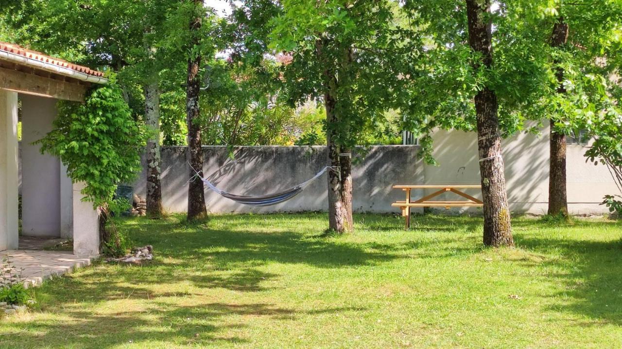 Maison A 8 Min A Pied De La Plage Avec Jardin Clos Et Ombrage Сен-Жорж-д'Олерон Екстер'єр фото